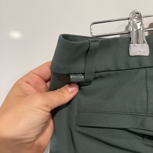 Lululemon ABC Slim-Fit Trouser Warpstreme
Dark Forest - Picture 9 of 10